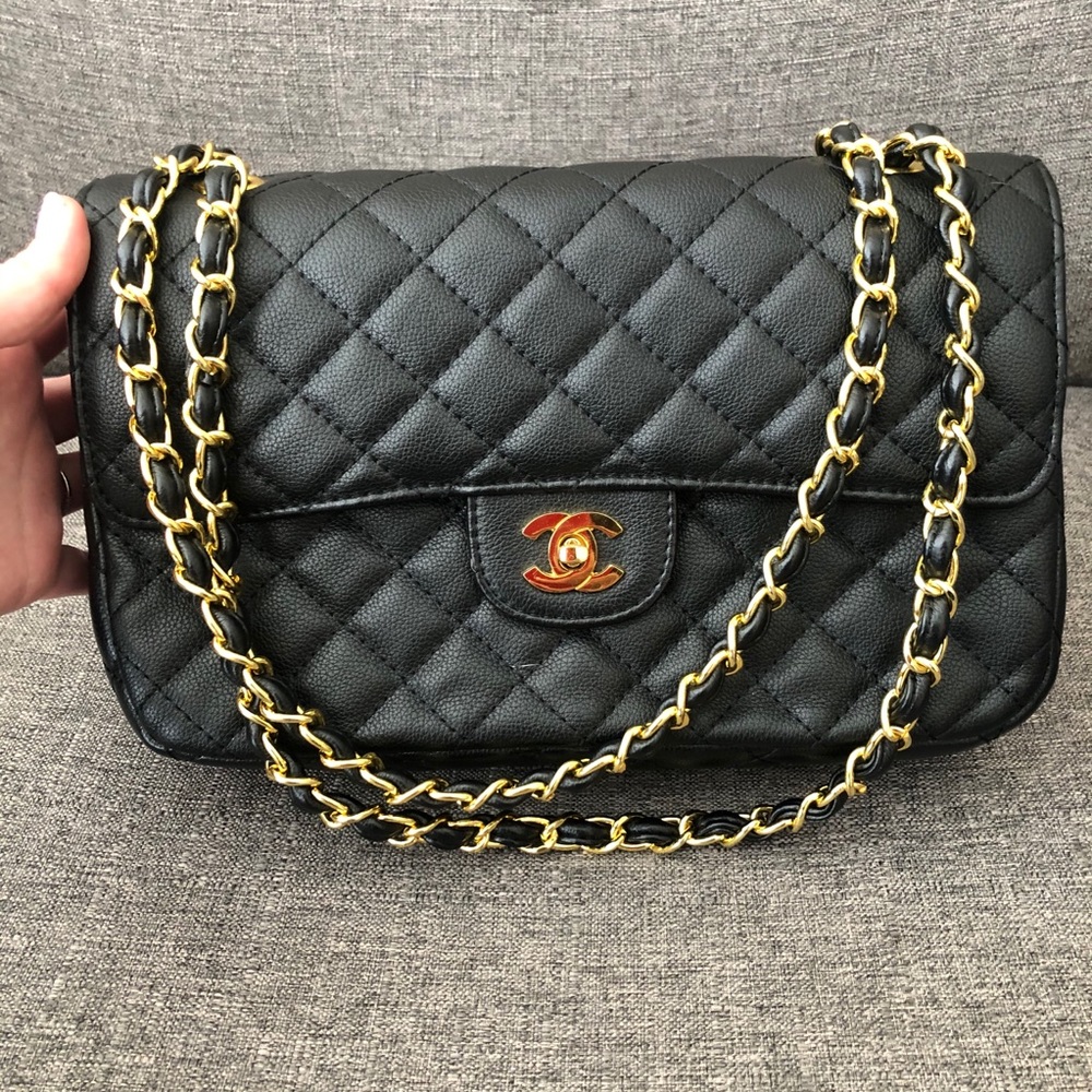 Quilted shoulder bag